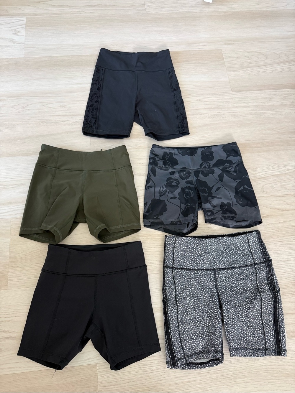 5x Lululemon Athletic Biker Shorts